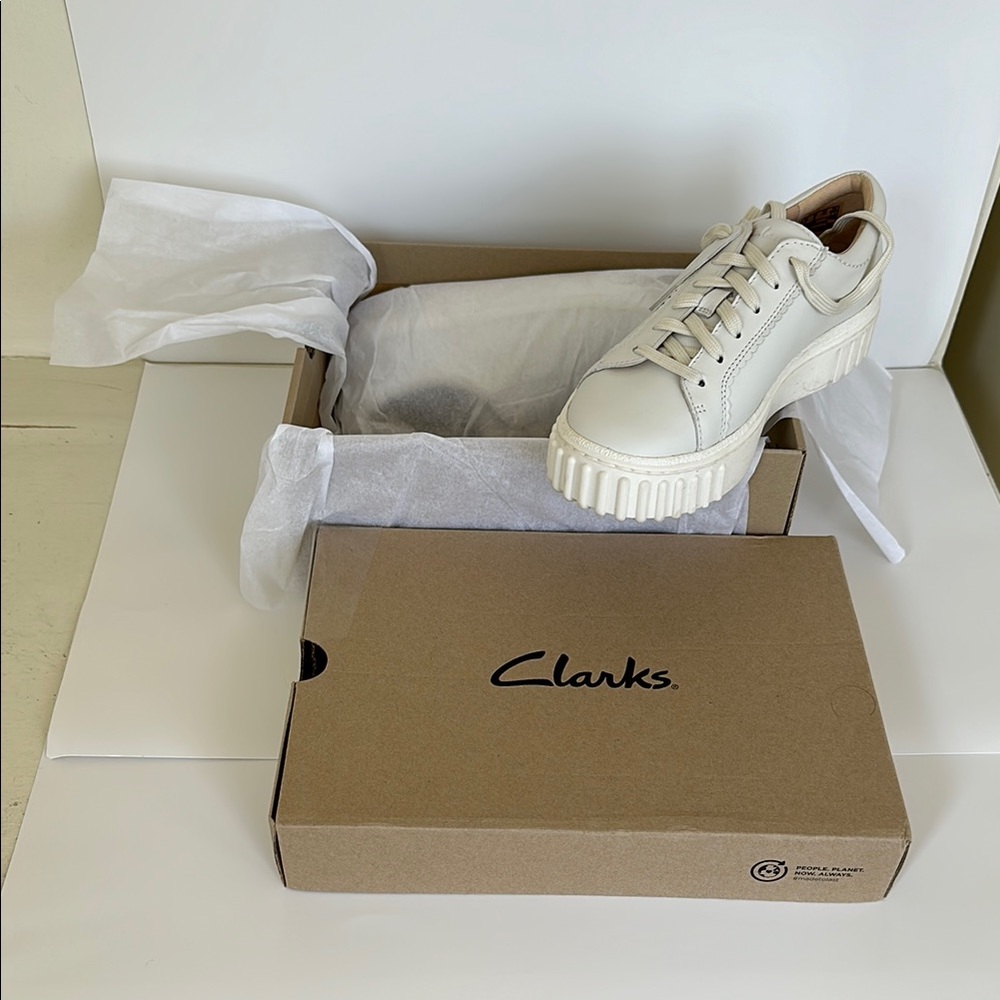 Clarks Women's white Sneakers